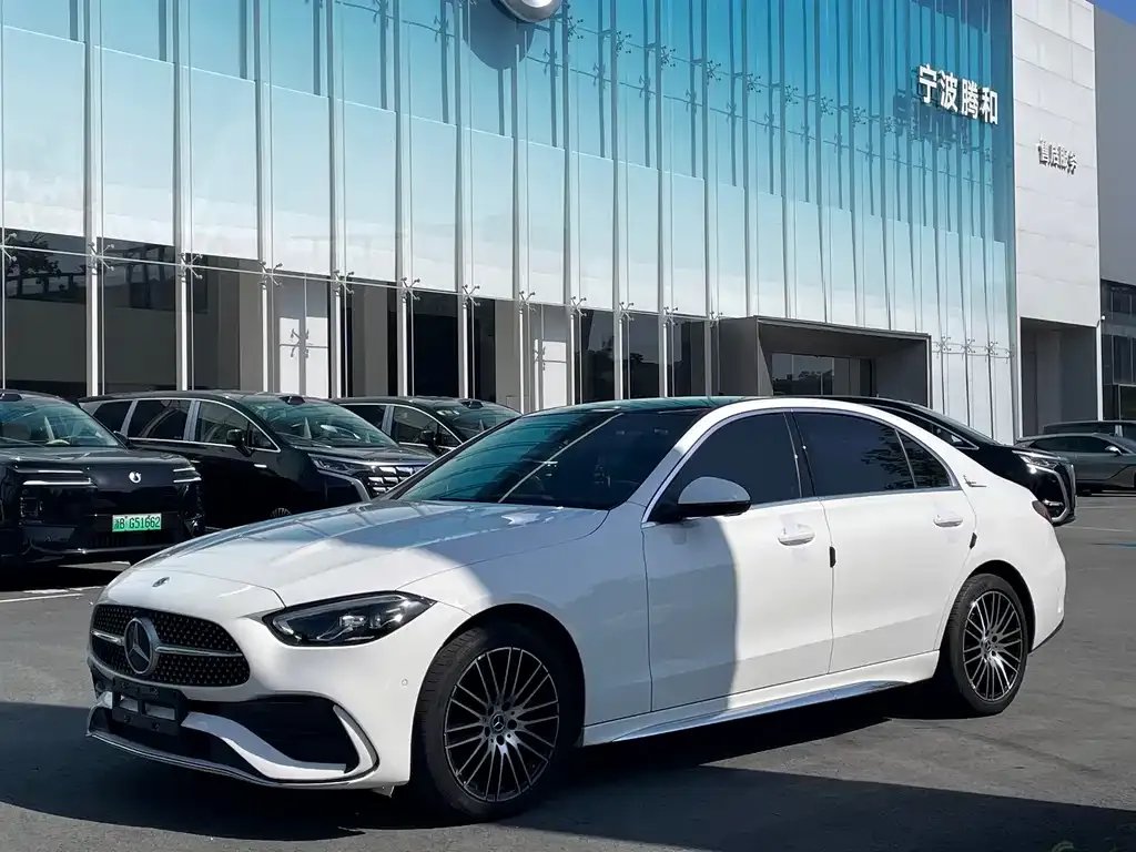 Mercedes-Benz C-Class — фото 1