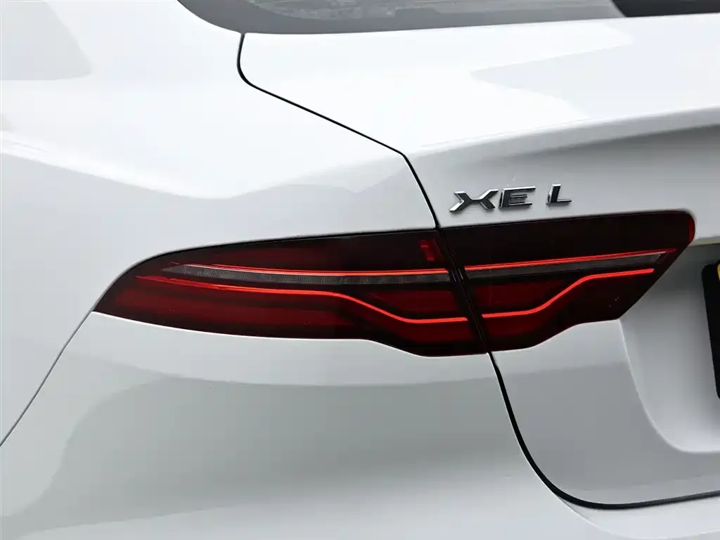 Jaguar XEL — фото 4