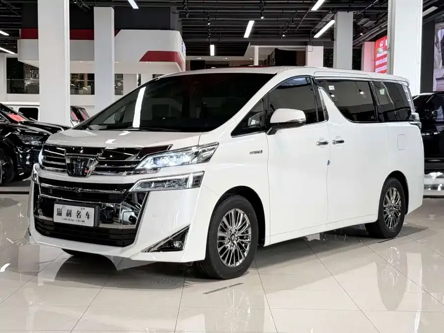 Toyota Vellfire — фото 1