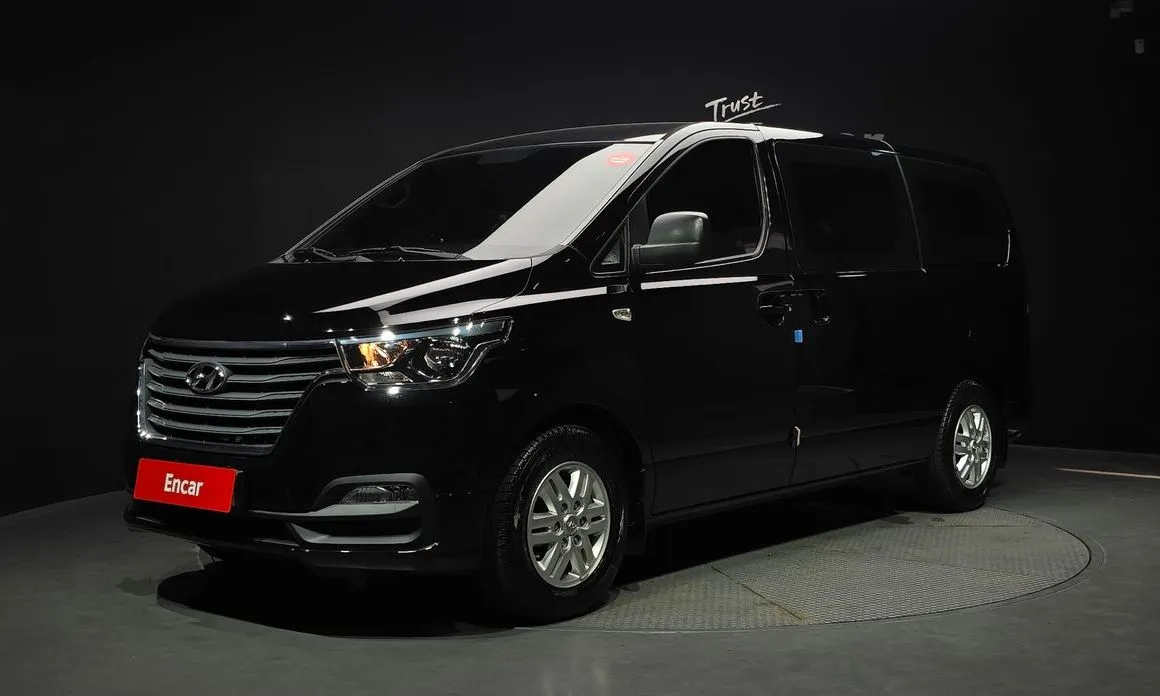 Hyundai Starex — фото 1
