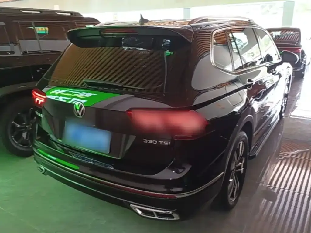 Volkswagen Tiguan L — фото 7