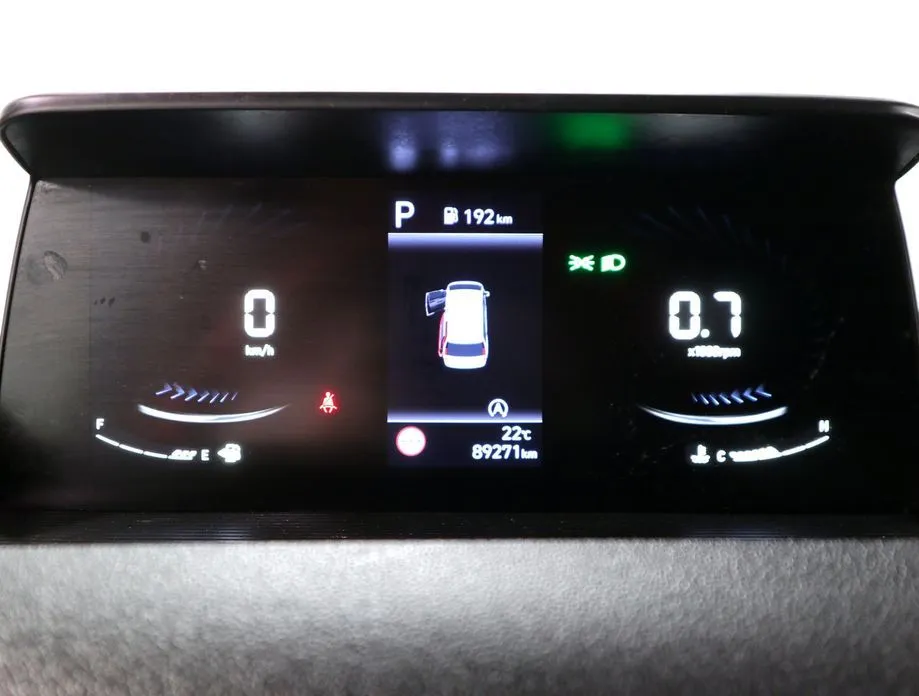 Hyundai Staria — фото 3