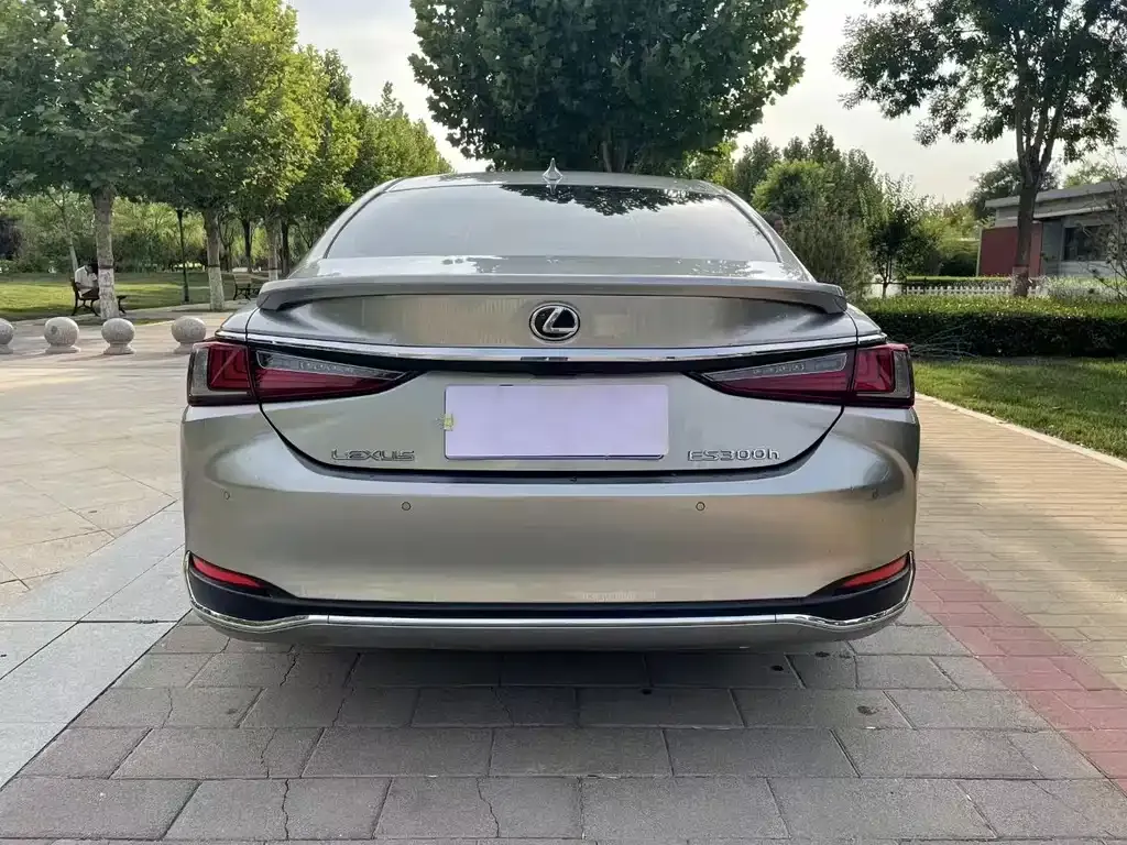 Lexus ES — фото 6
