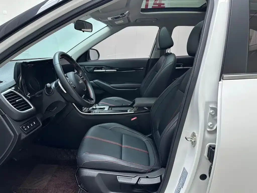 Kia KX3 2022 из CN, фото 3