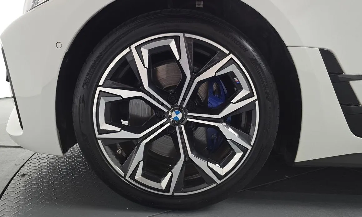 BMW 4-Series 2024 из KR, фото 10