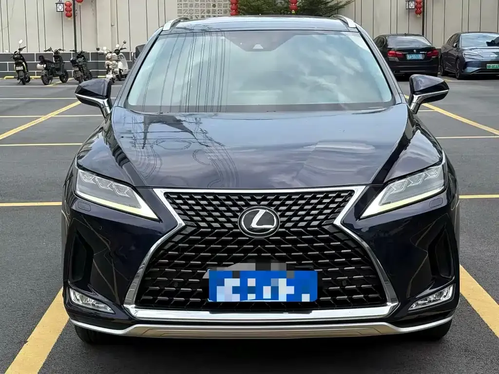 Lexus RX — фото 1