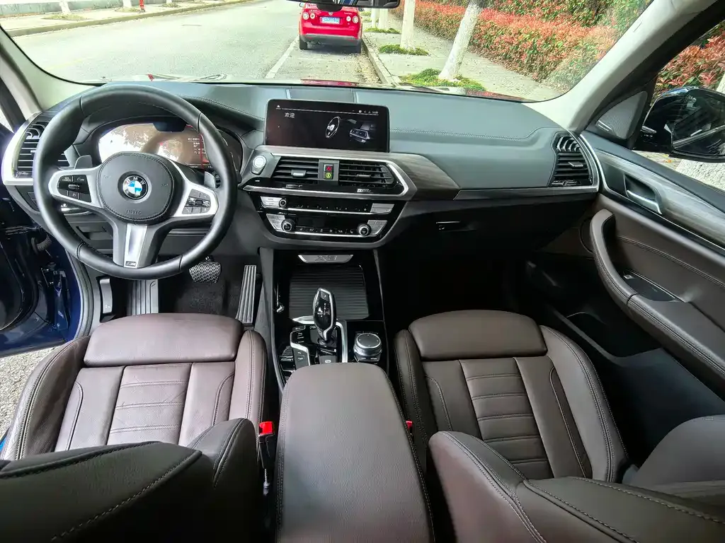 BMW X3 — фото 9