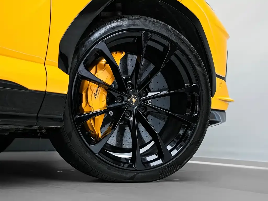 Lamborghini Urus — фото 9