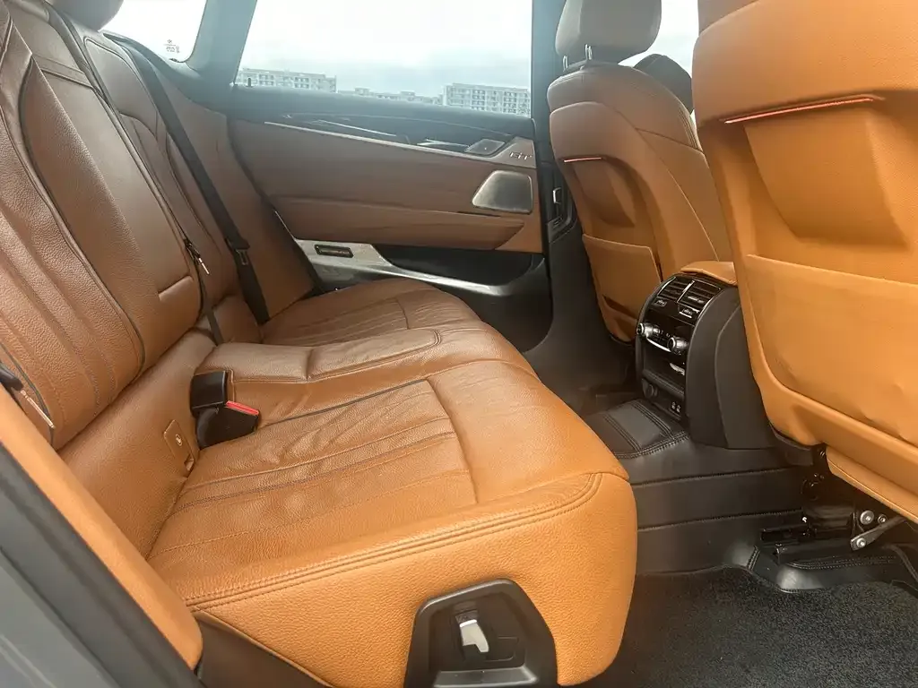 BMW 6 Series GT 2023 из CN, фото 2