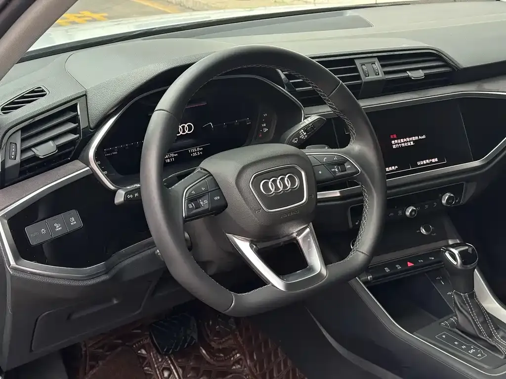 Audi Q3 — фото 4