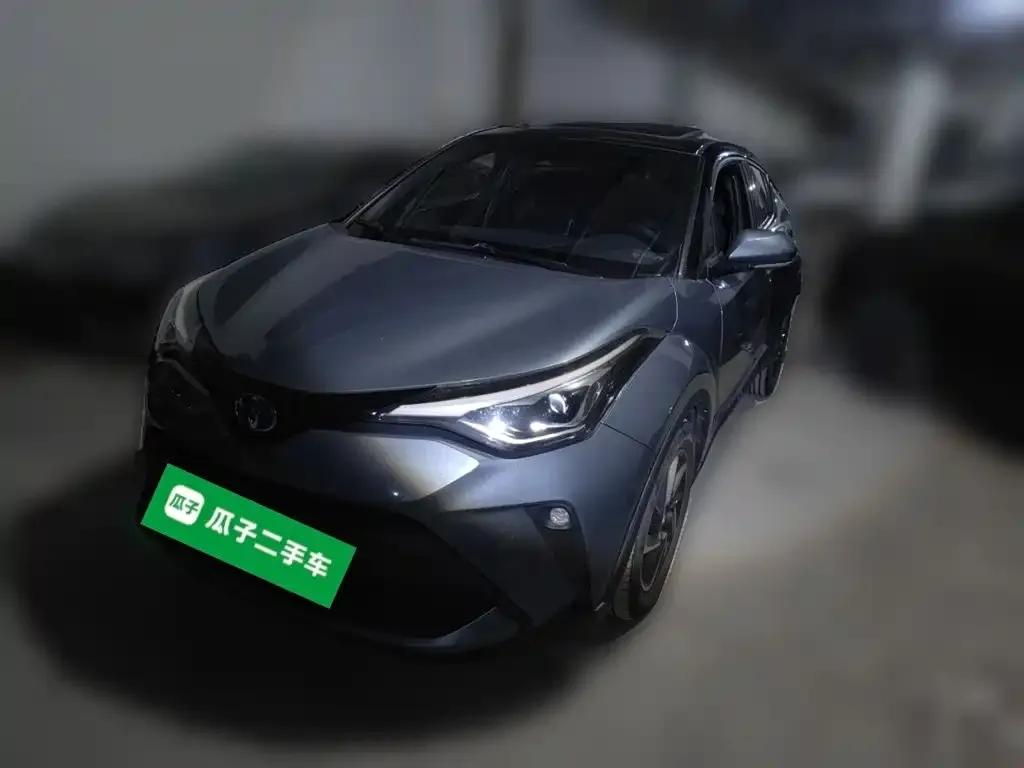 Toyota C-HR — фото 1