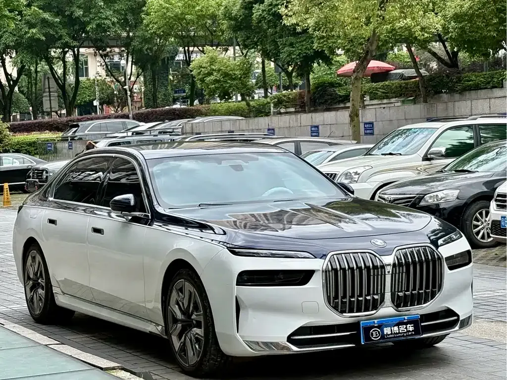 BMW 7 Series — фото 6