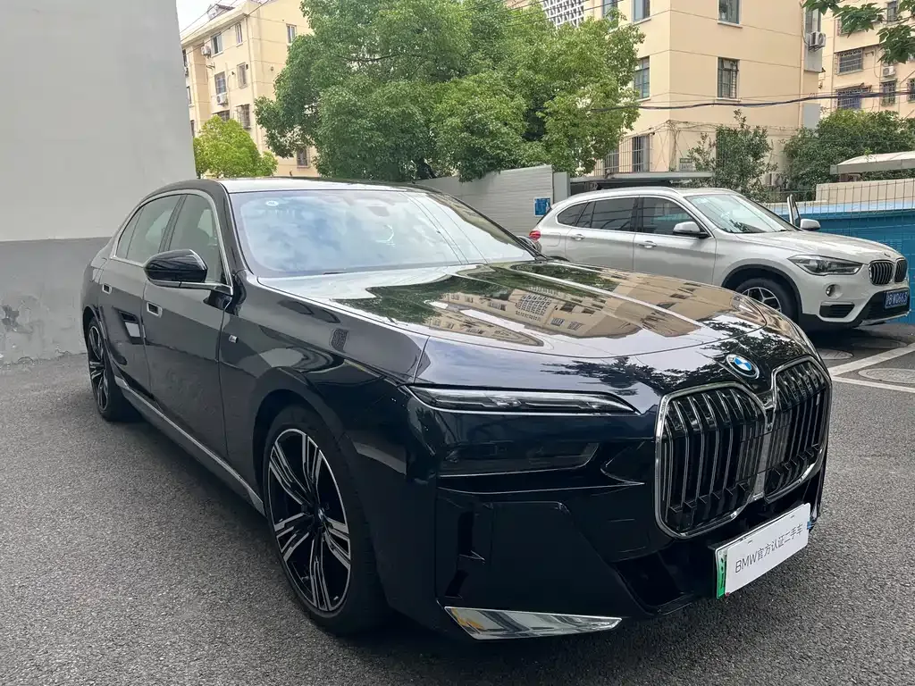 BMW i7 — фото 6