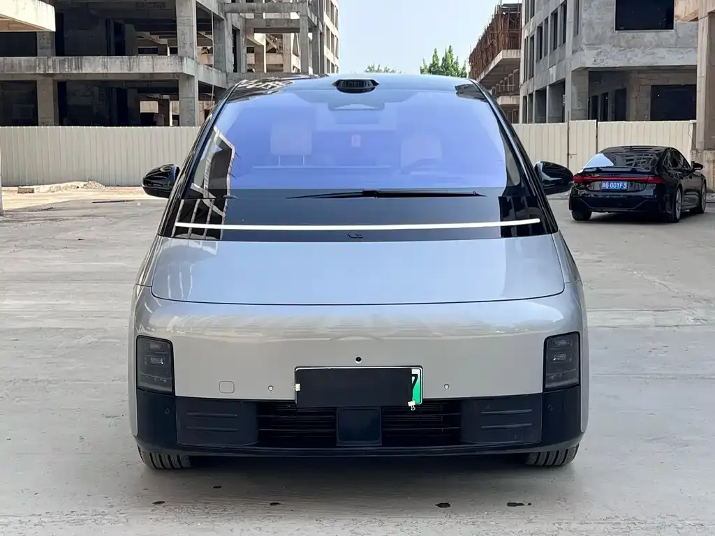 Li Auto MEGA — фото 7