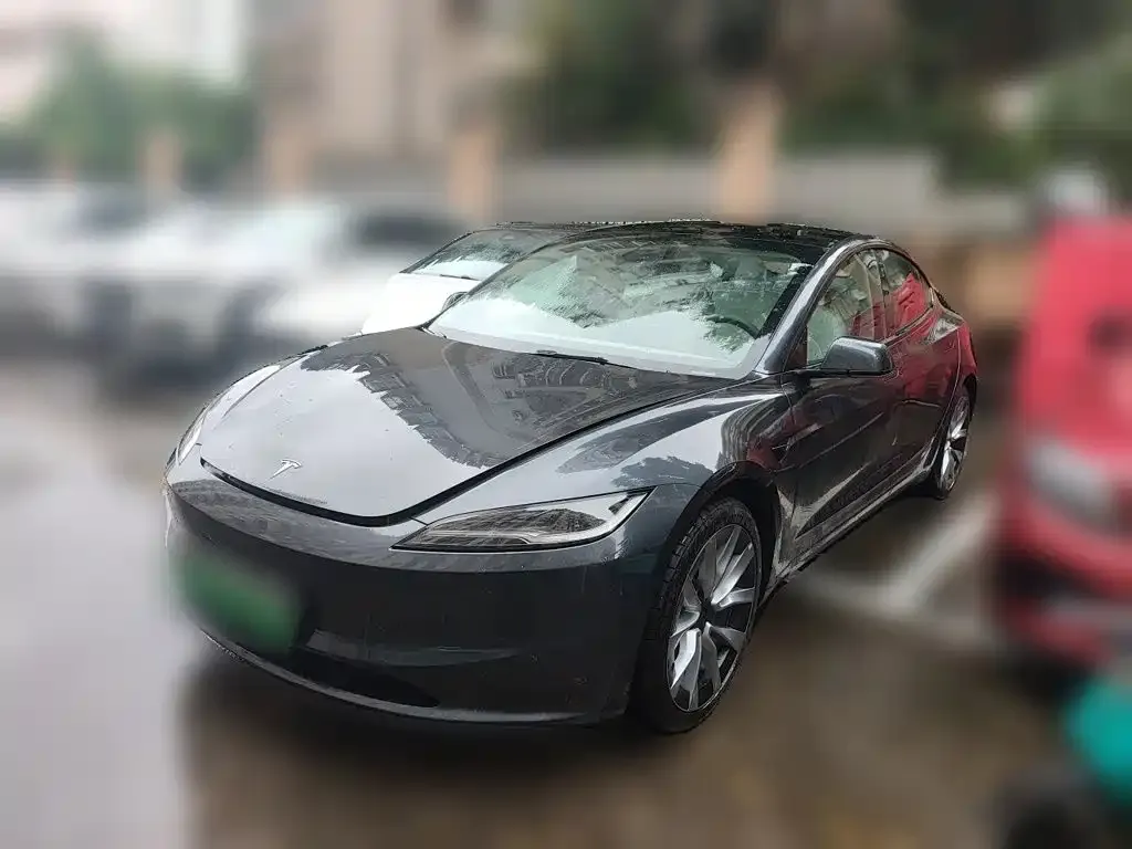 Tesla Model 3 — фото 1