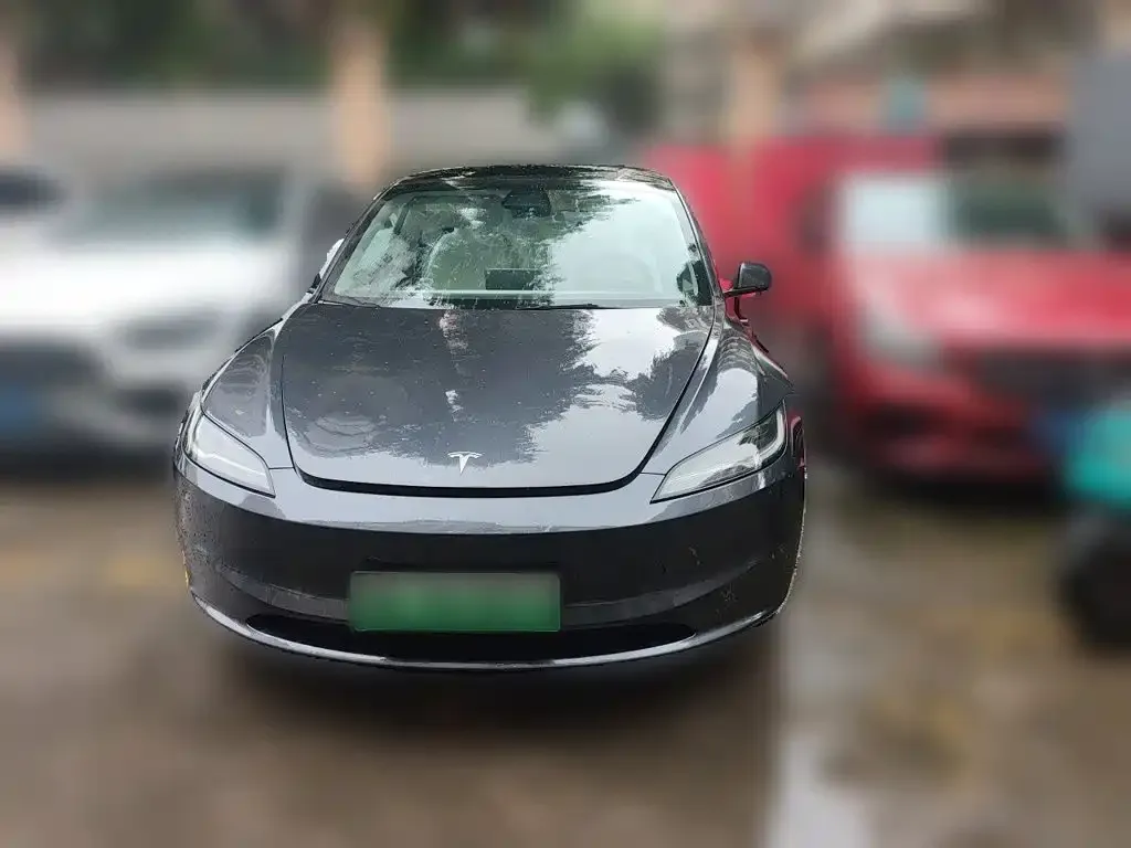 Tesla Model 3 — фото 3