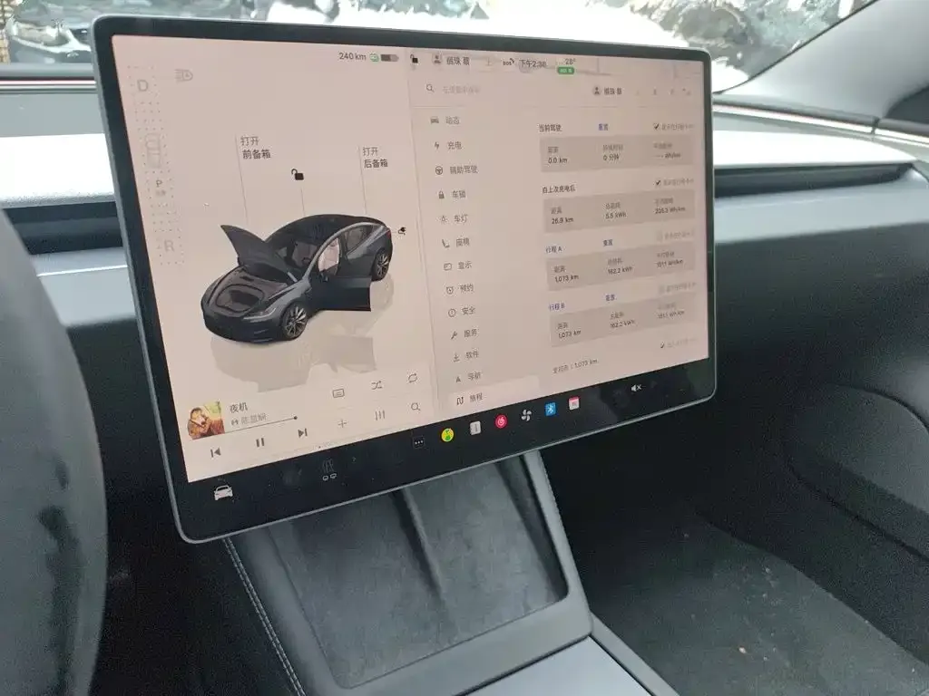 Tesla Model 3 — фото 4