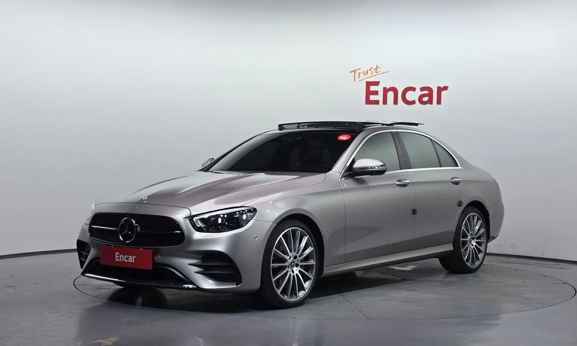 Mercedes-Benz E-Class — фото 1