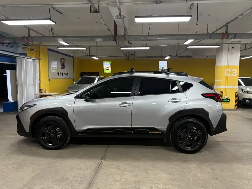 Subaru Crosstrek — фото 10