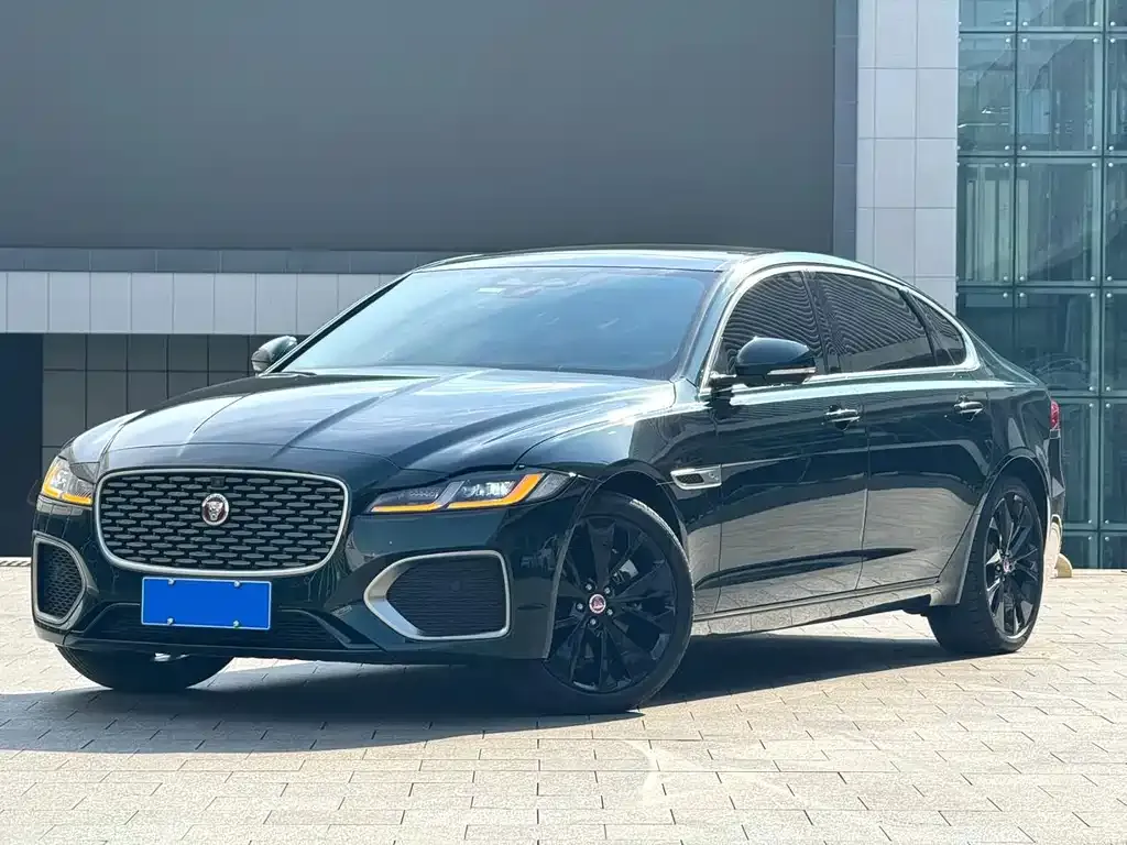 Jaguar XFL — фото 1