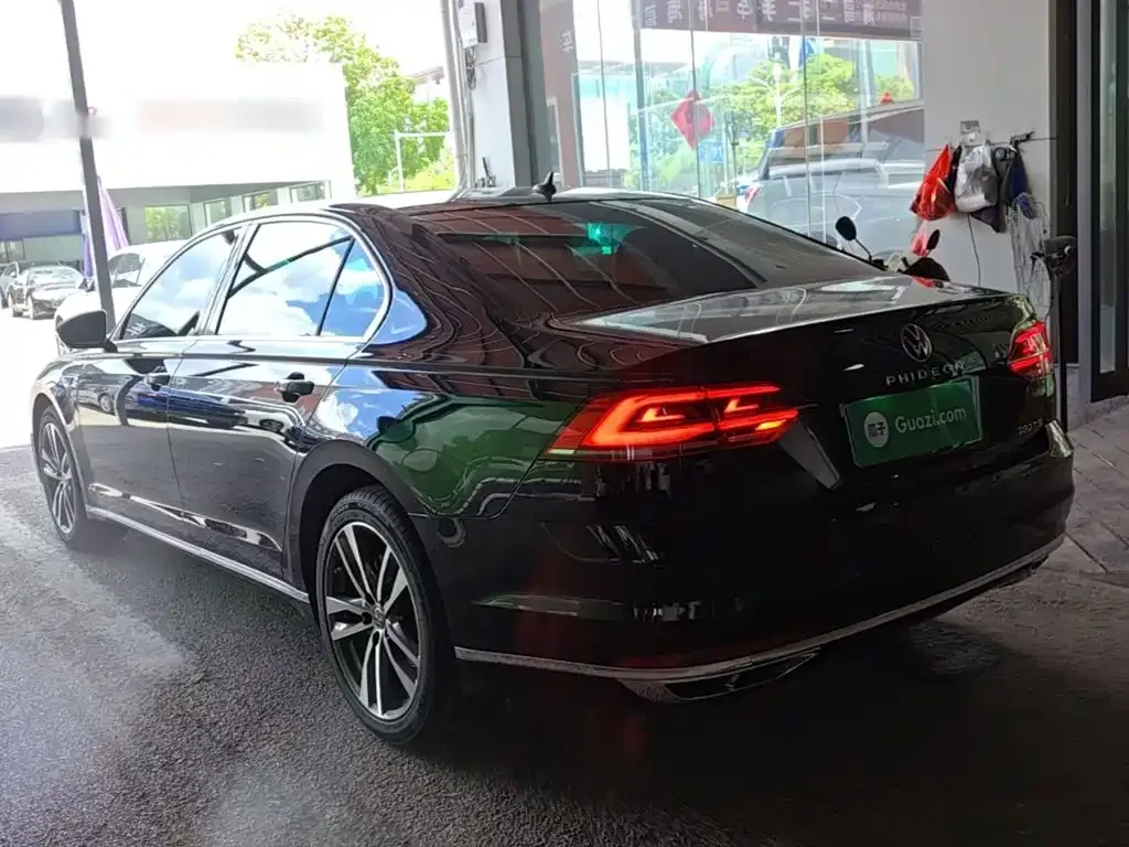 Volkswagen Phideon — фото 10