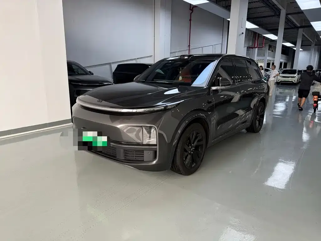 Li Auto L8