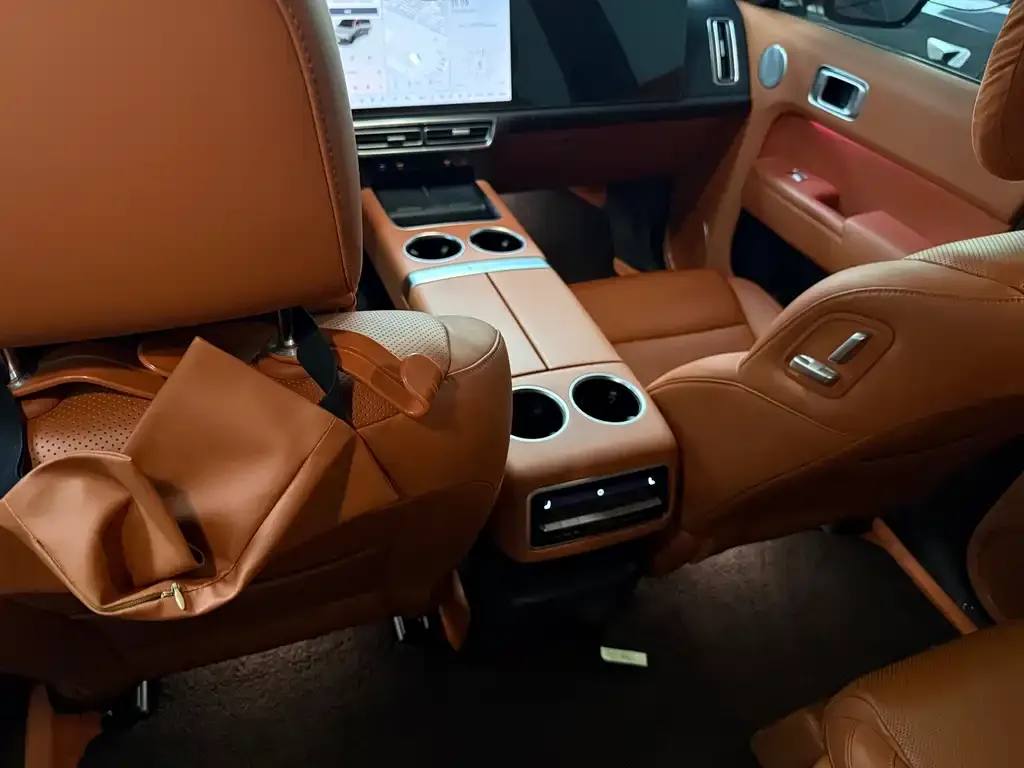 Li Auto L8 2023 из CN, фото 2