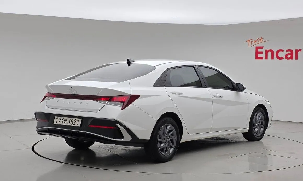Hyundai AVANTE — фото 5