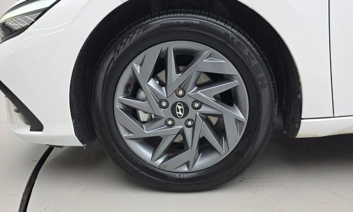 Hyundai AVANTE — фото 9