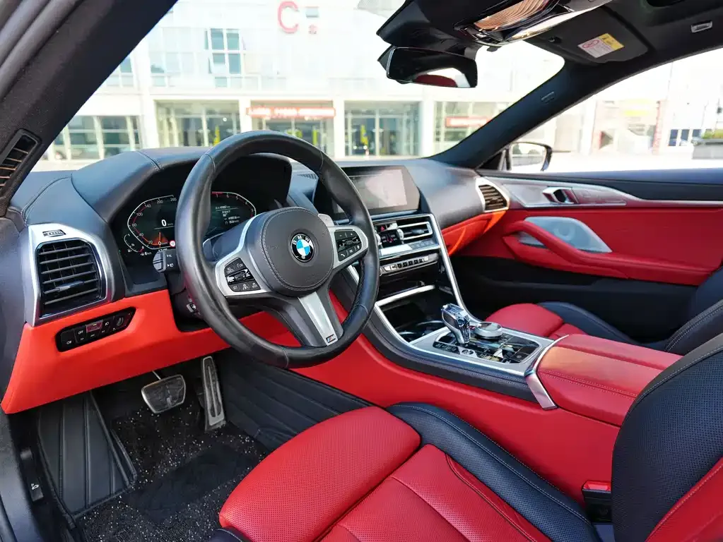 BMW 8 Series — фото 4