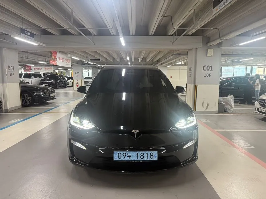 Tesla Model X — фото 3