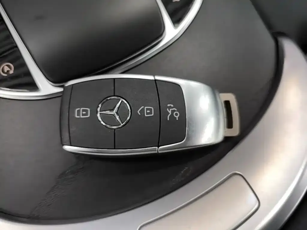 Mercedes-Benz C-Class (Import) — фото 2