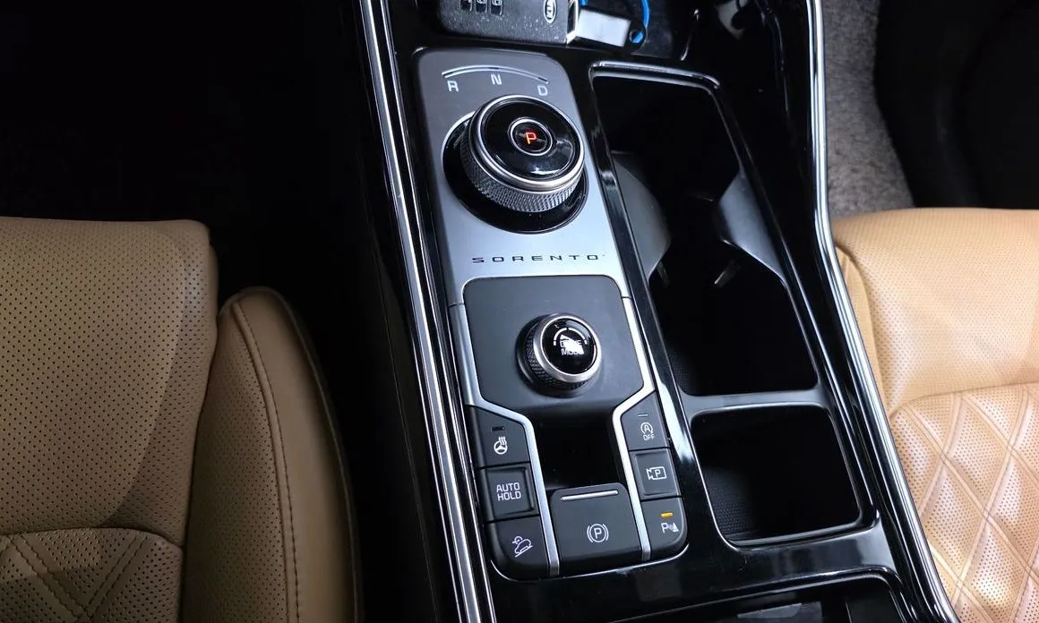 Kia Sorento — фото 8