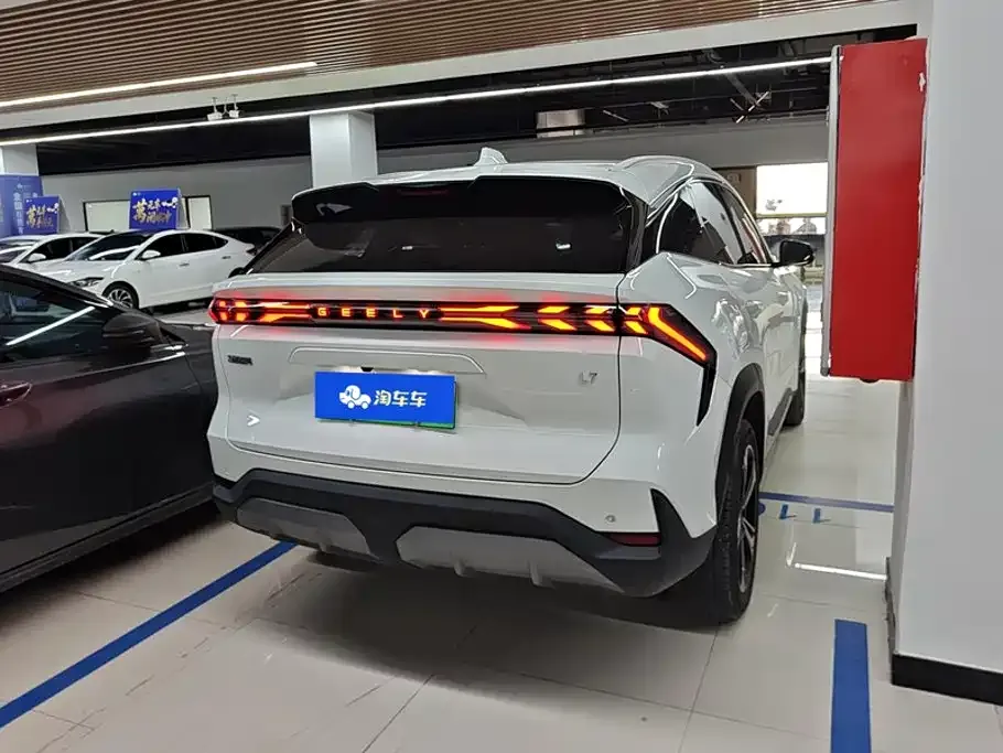 Geely Galaxy L7 — фото 10