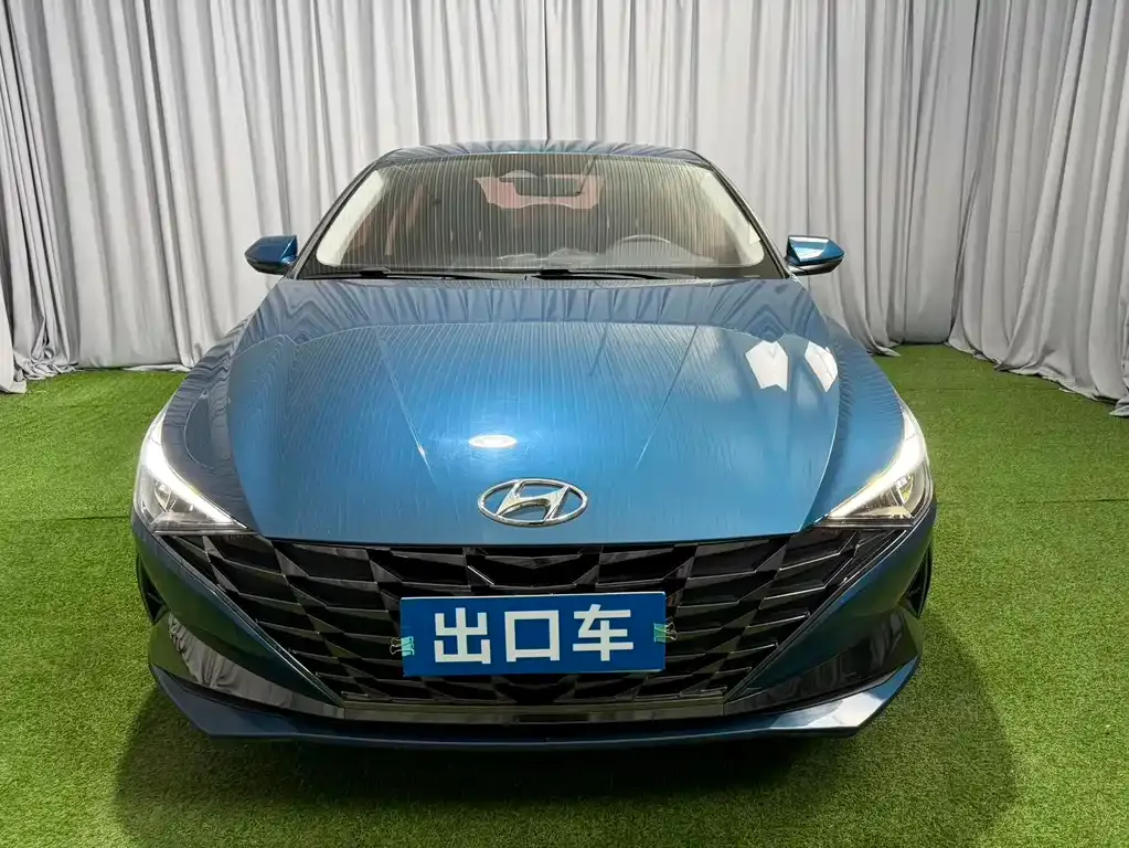 Hyundai Elantra — фото 7