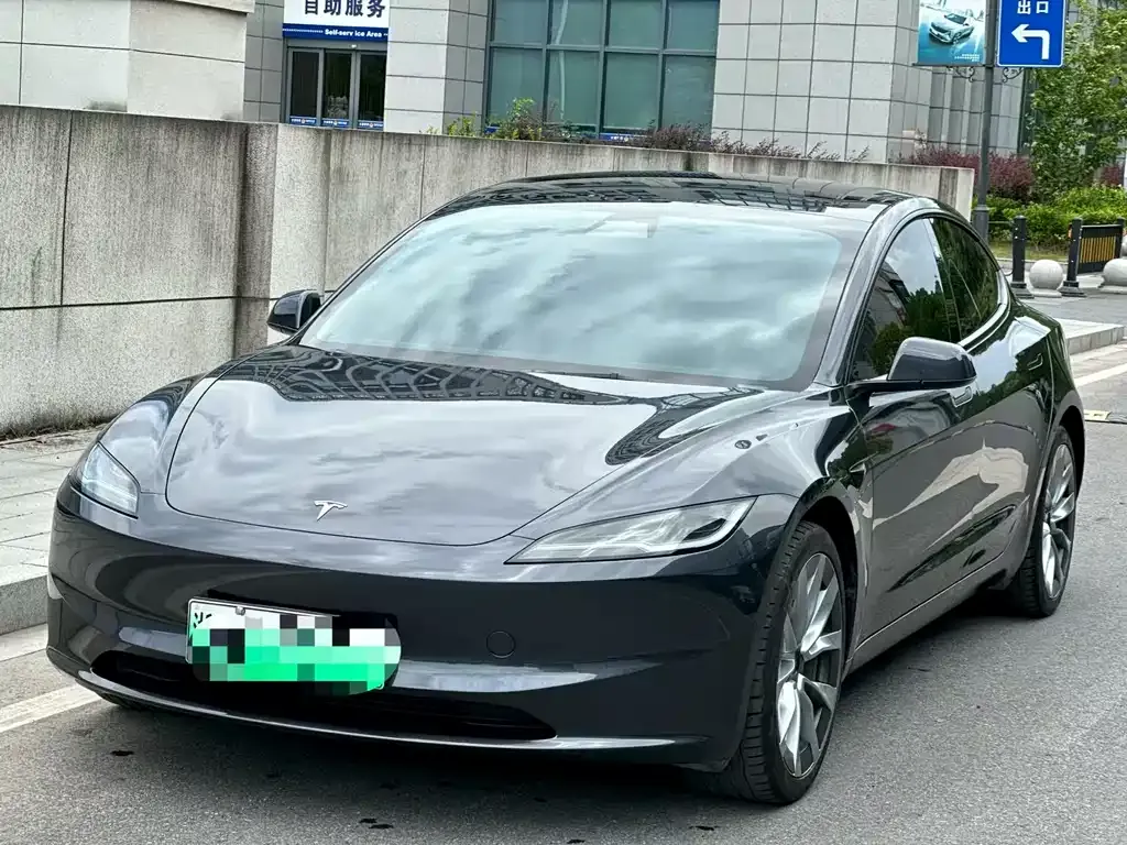 Tesla Model 3 — фото 8