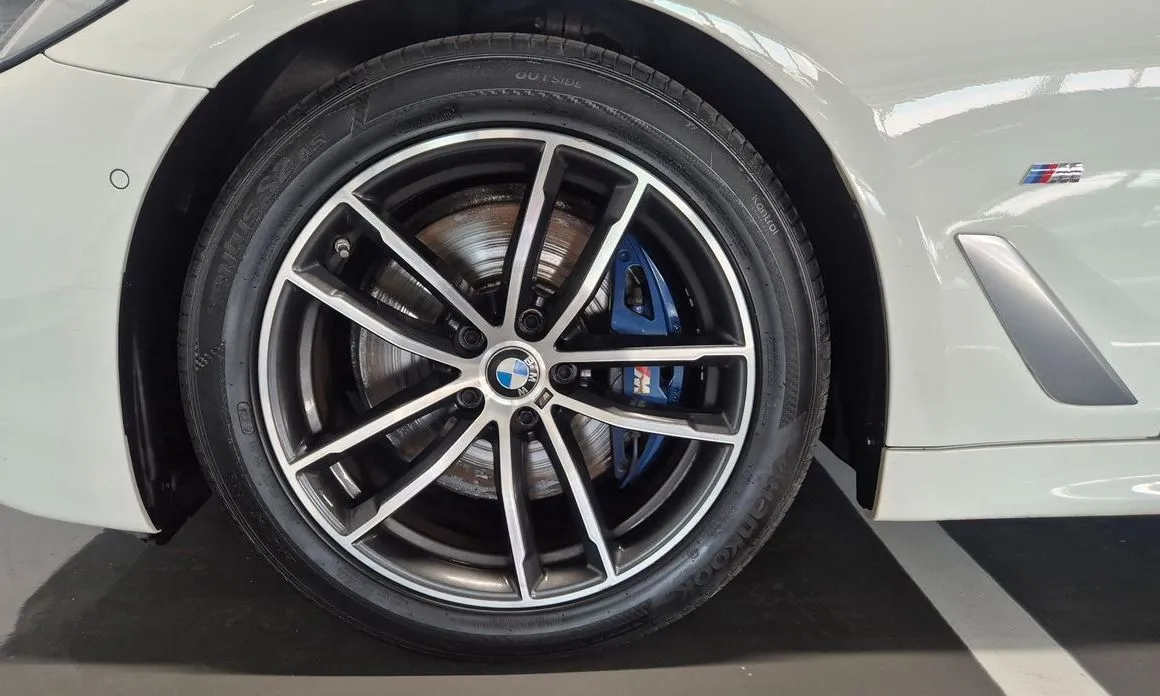 BMW 5-Series 2021 из KR, фото 3