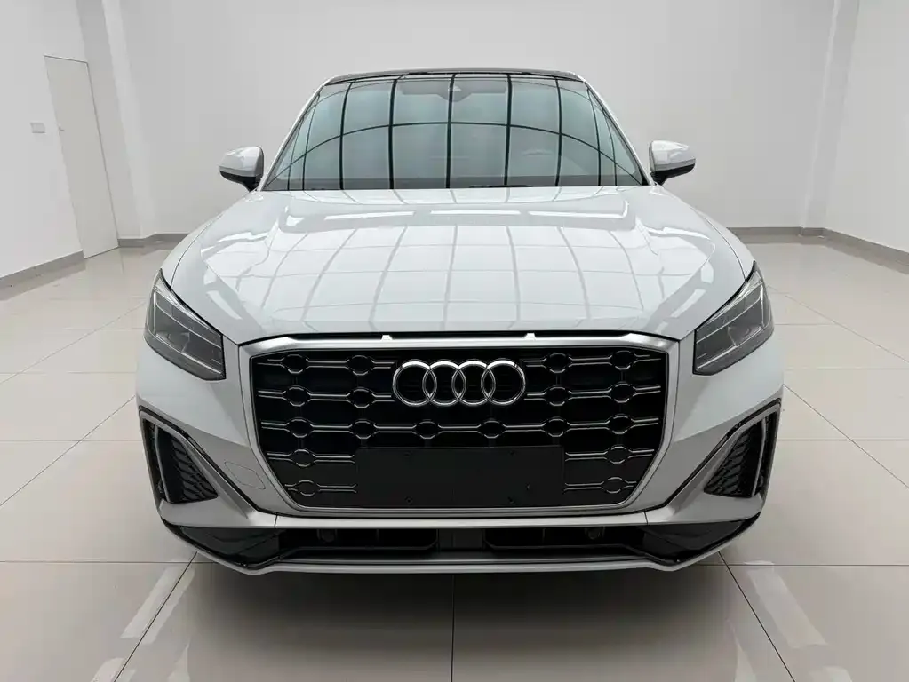 Audi Q2L — фото 3