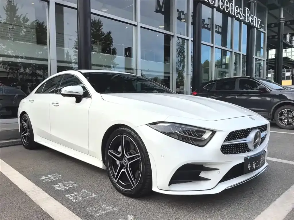 Mercedes-Benz CLS — фото 1