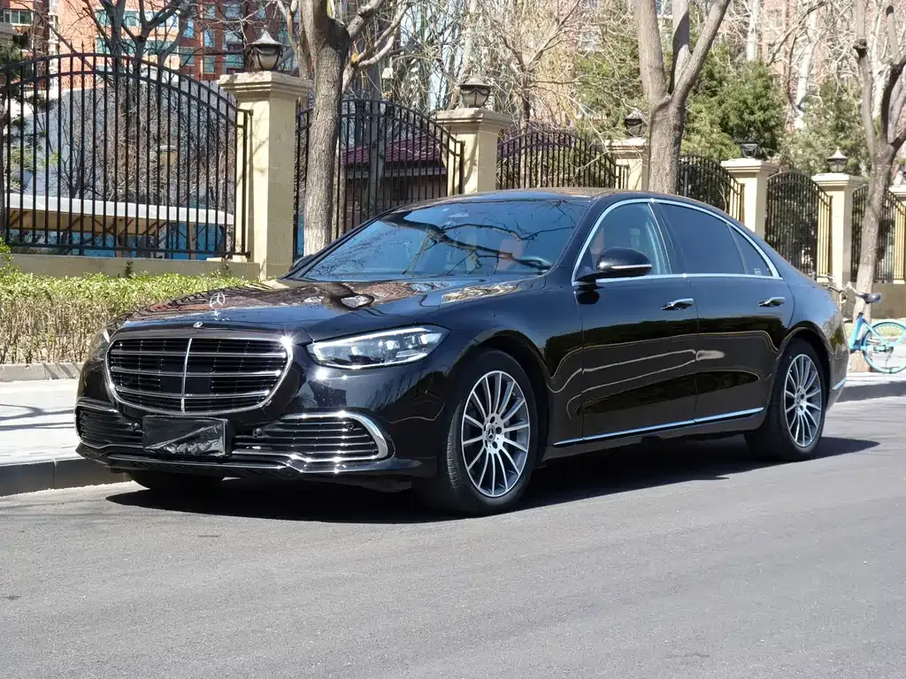 Mercedes-Benz S-Class — фото 1