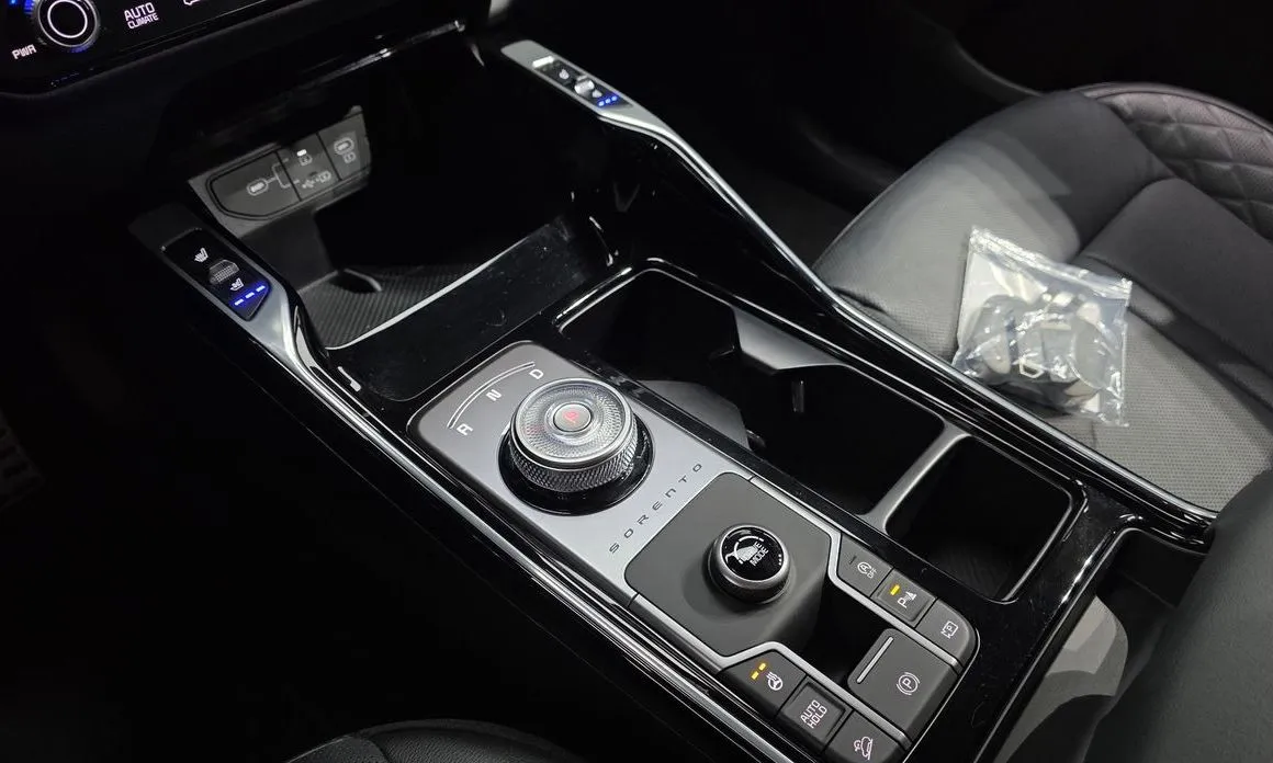 Kia Sorento — фото 9