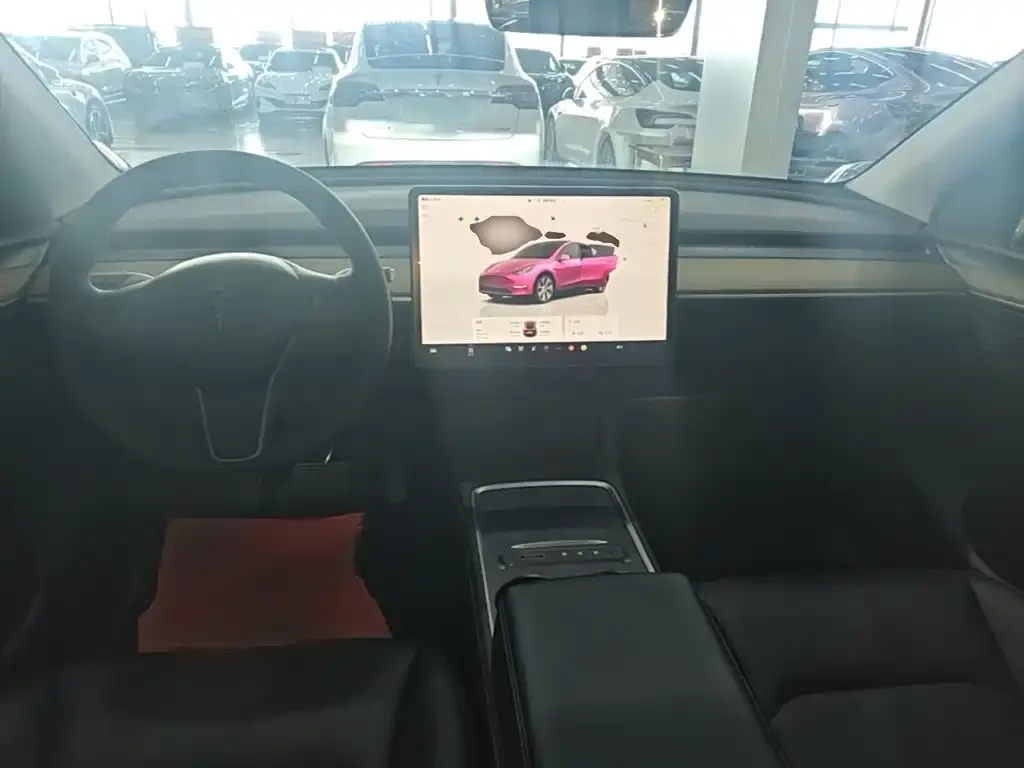 Tesla Model Y — фото 2