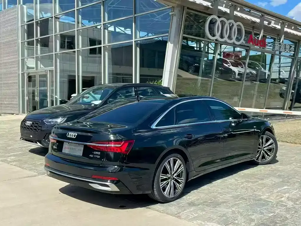 Audi A6L — фото 6