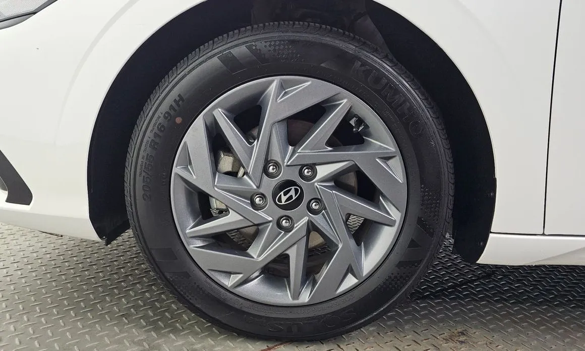 Hyundai AVANTE — фото 2