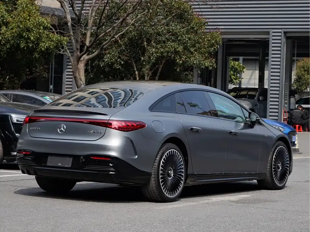 Mercedes-Benz EQS AMG — фото 4