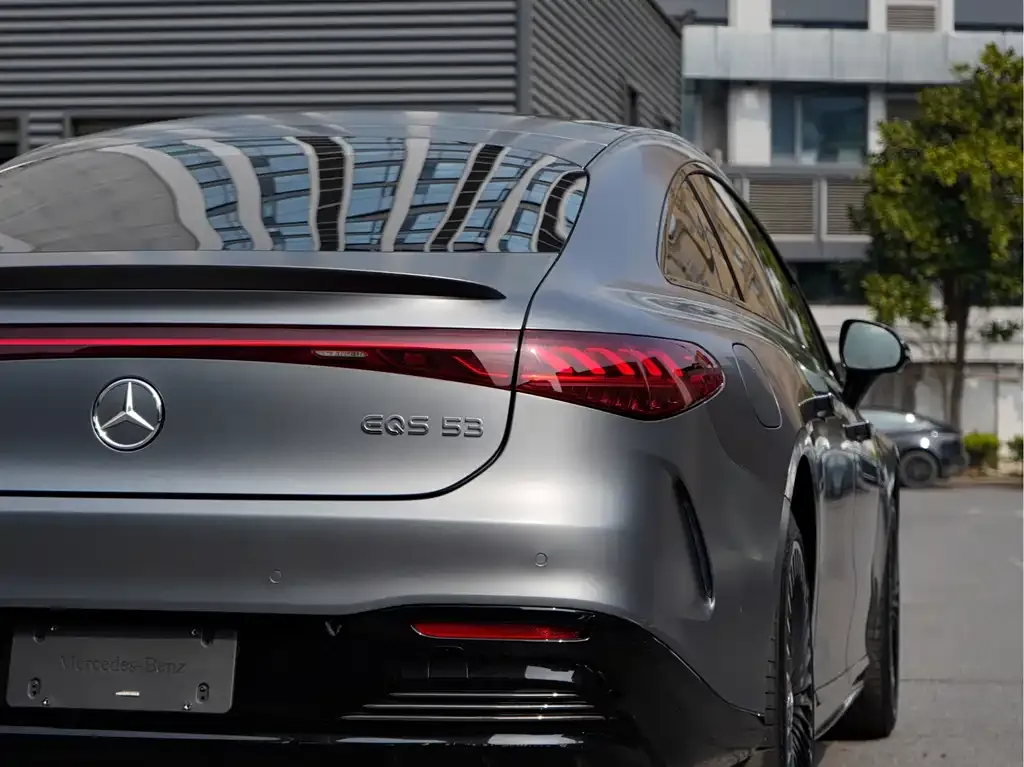 Mercedes-Benz EQS AMG — фото 6