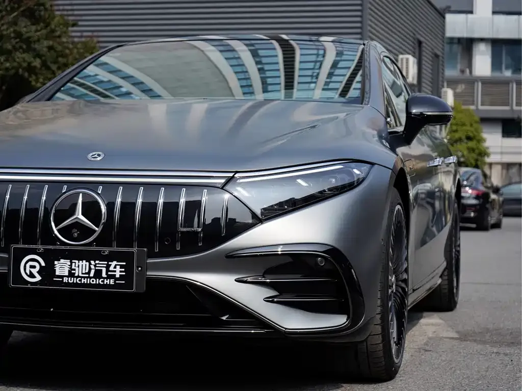 Mercedes-Benz EQS AMG — фото 9