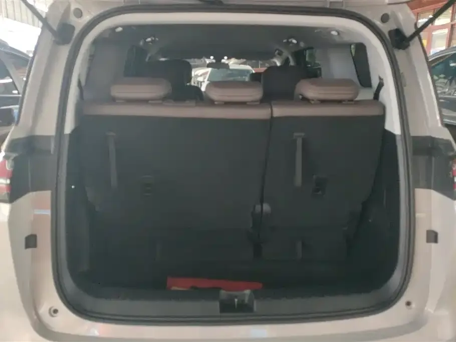 Wuling Starlight 730 New Energy — фото 3