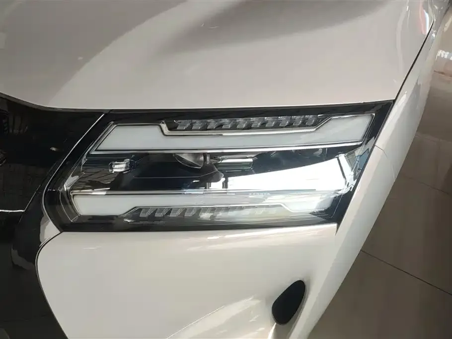 Wuling Starlight 730 New Energy — фото 2