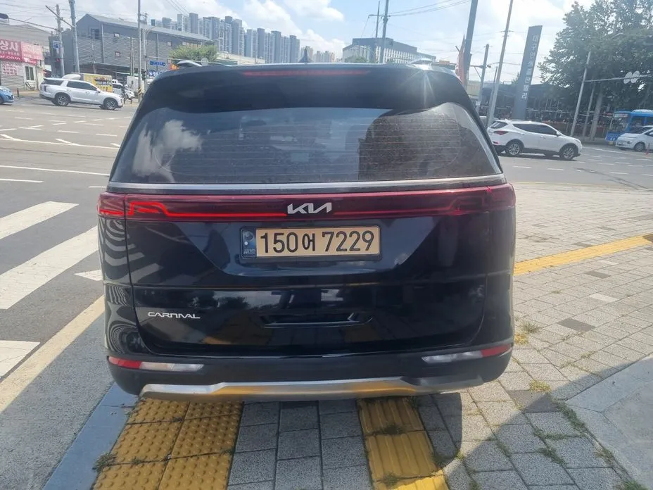 Kia Carnival — фото 2
